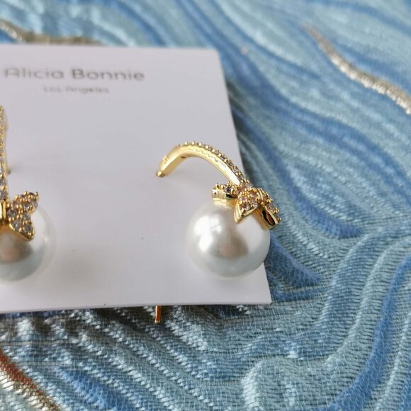 Alicia Bonnie Fluttering Wonder Gold Pearl White Crystal Drop Earrings. NWT - Picture 3 of 3